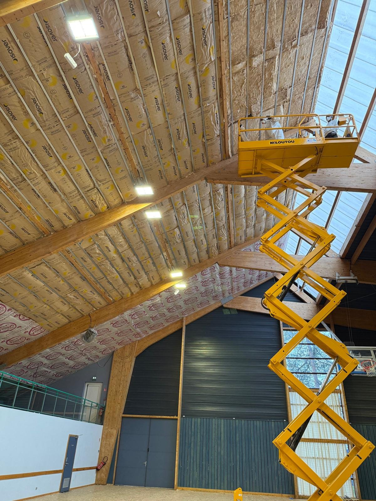 Plafond suspendu moderne – chantier 1